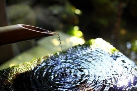 「正所谓无所住而生心，生心而无所住。若有所住，则所生之心，便堕于凡情圣见之中，便与三轮体空，一道清净之义相戾。是故应无所住而生其心一句，实为金刚经之纲要，亦为一切行菩萨道者之指南。」辑录《印光法师文钞》·般若融心论重刻序