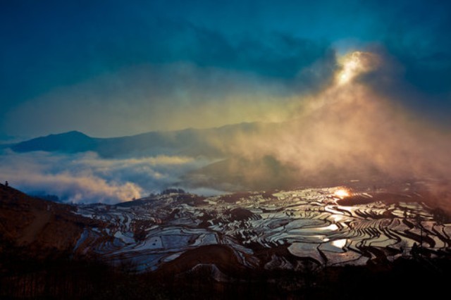 「娑婆魔外事纵横，寂灭无如安养城。苦乐双忘名极乐，死生俱尽说无生。佛无彼此皆同体，地有东西是假名。何事劝人生彼国？只缘此土道难成。」辑录·《省庵大师劝修净土诗》