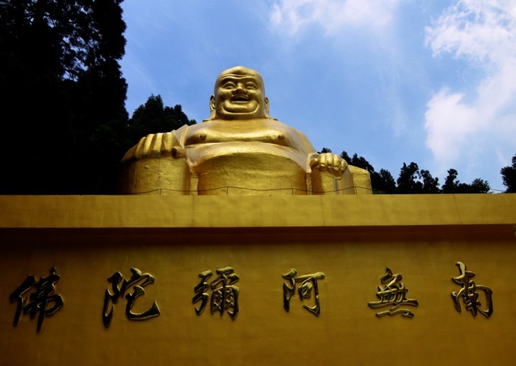 「然溺人之处，常有人溺，即所谓求替死鬼者。当于其处，立一木标，上用极厚白洋铁板，刻南无阿弥陀佛六字。字要大，要看得远，要能经久，可息此祸。以刻此字之人之慈心，感佛之慈光加被，以后决保无有此祸。即此可见佛慈悲力，不可思议。」辑录《印光法师文钞》·崔德振居士书五