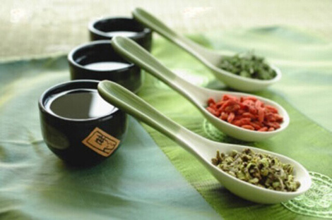 「人知言语足以彰吾德，而不知慎言语乃所以养吾德；人知饮食足以益吾身，而不知节饮食乃所以养吾身。」《格言联璧》