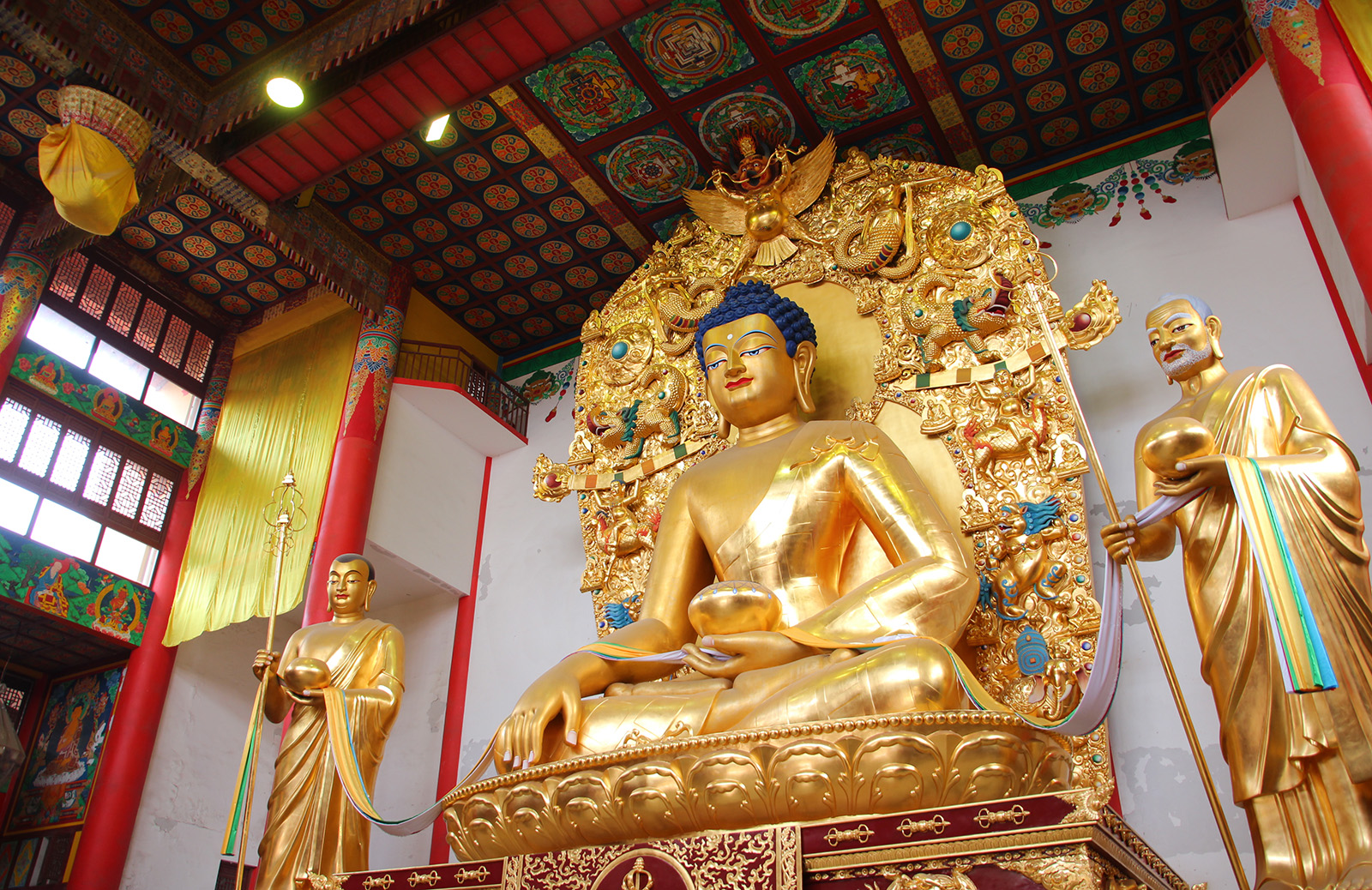 【对佛一念极重信心，可灭无边不定恶业】愚者听了佛那么大的功德，不起信心，这样的人得不到好处。有智慧的听了佛的功德之后，起极重的信心，这个信心一直能够通到骨髓里，彻底地充满了信心。这样的人，一个念头极重的信心，可以灭掉无边的不定恶业。