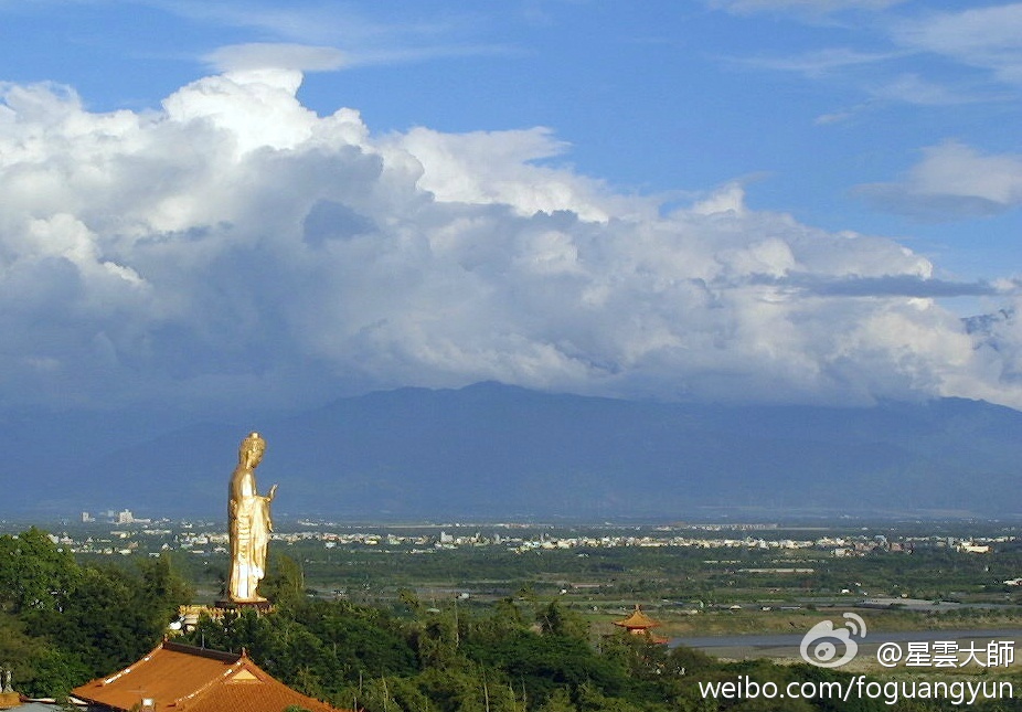 善恶关系存乎一念，一念向上，一切欢庆；一念向恶，恶道现前。所以心净国土净，心安，自然一切皆安。