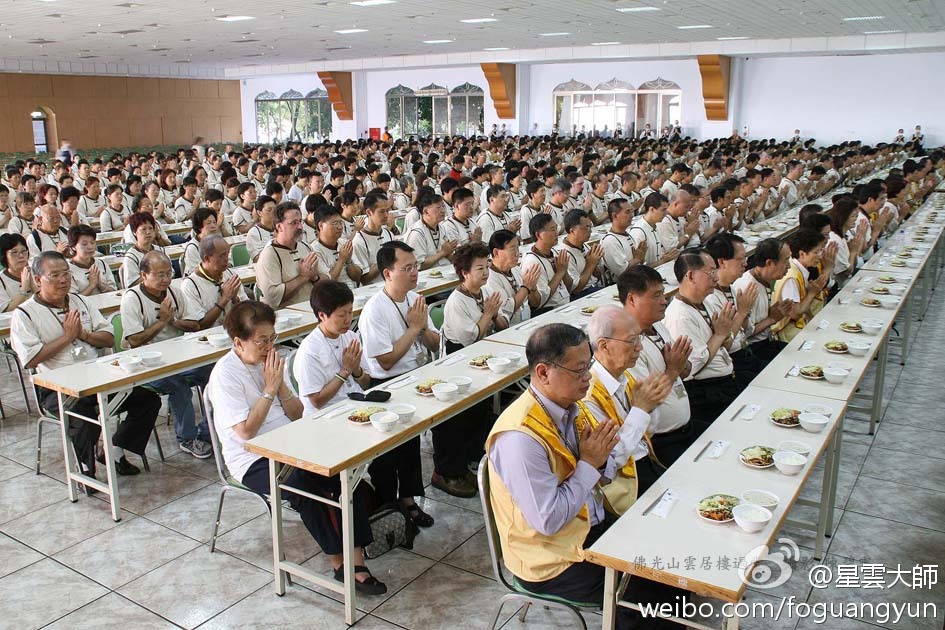 如何得到富贵？一、应时时布施；二、不起轻慢心；三、恒给人欢喜；四、不希求果报。