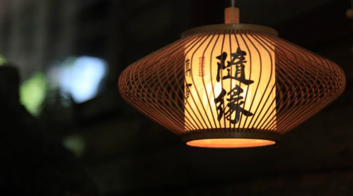 念佛念咒时头顶有各种感觉，是怎么回事？