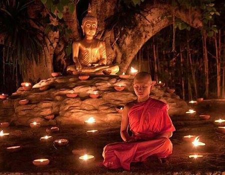 因赞叹佛的功德，法师生生世世口出妙香