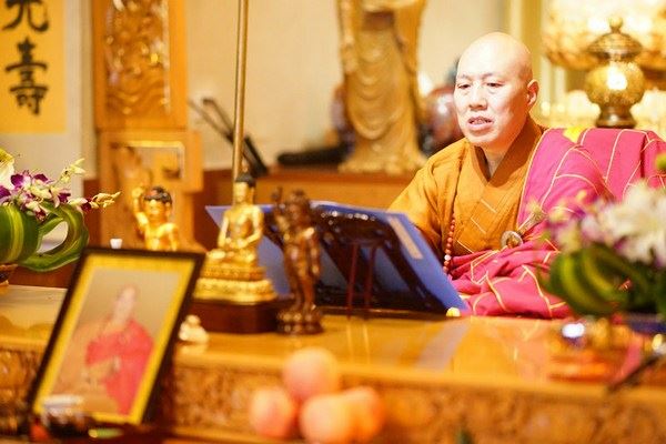 教你如何敬师拜佛