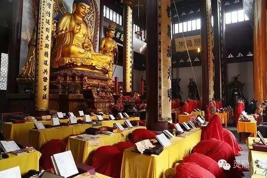 平时念佛都是散乱心在念，如何才能摄心念佛呢？