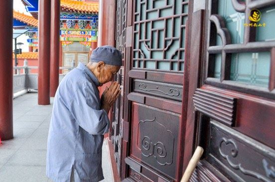 你永远都不是孤军奋战，菩萨一直陪着你！