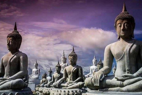 拜佛为何要五体投地的拜？