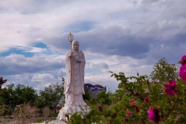 禅师转世成为女子相逢老友当日去世