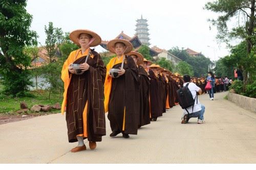 人和佛法之间的距离