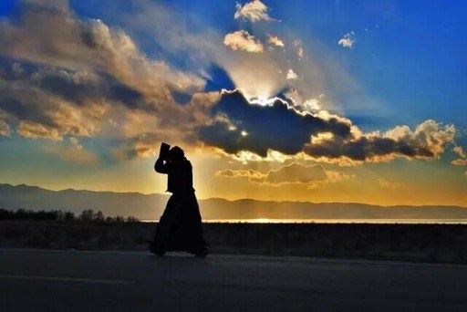 念佛诵经用佛珠可以产生功德吗？