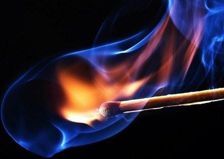 为何寺庙里的金刚怒目而菩萨却低眉呢？