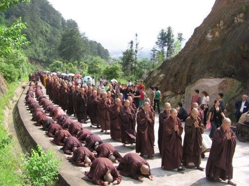 念佛问讯就可以了，不要拜（法义问答18）