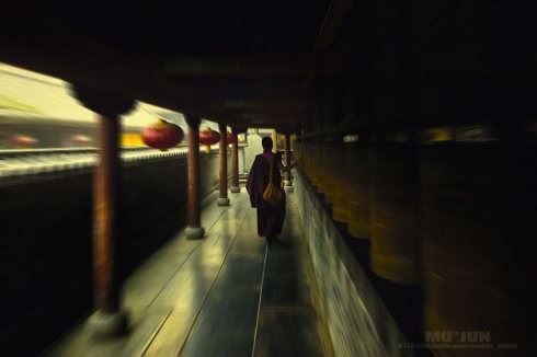 人生之苦，苦在执着；人生之难，难在放下