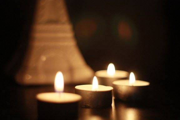 佛心禅语：若能作茧自缚便能破茧成蝶