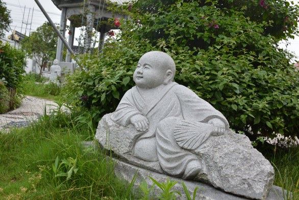 修行念咒，助人，拜佛哪个功德更大？