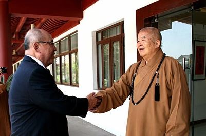 忘记痛苦，好好珍惜自己