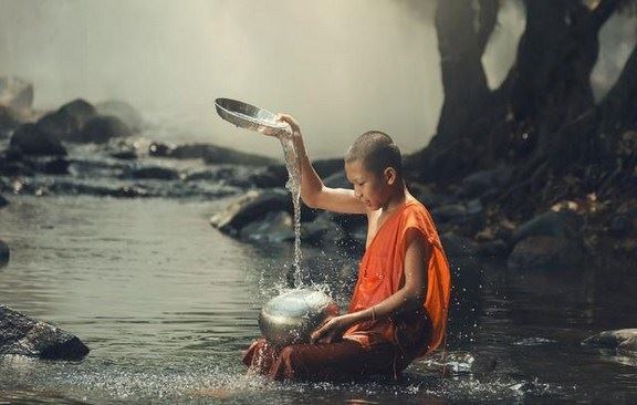 性格的背后有因果，缺点的背后是苦难