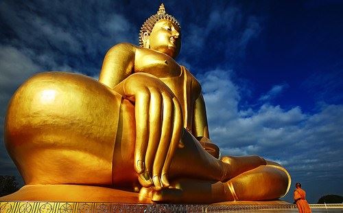 鸠摩罗什-中国佛教四大译经家，曾被迫娶妻忍辱负重的生平事迹