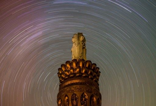 路过坟墓时，念佛有什么功德？