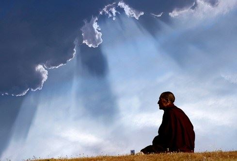 诚心念地藏菩萨名号，你就会在菩萨心里