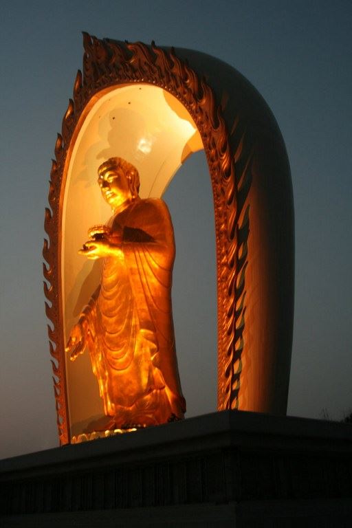 侮辱虐待老人致死，报应降临家破人亡