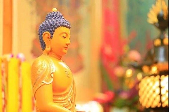 拜佛时，能够跟着音频唱念的佛号拜佛吗？