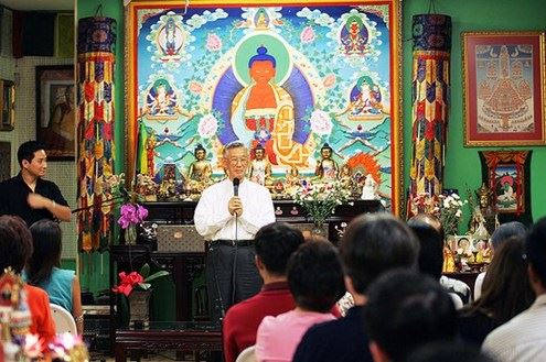 家人反对我学佛，说吃素不营养，我该怎么办？