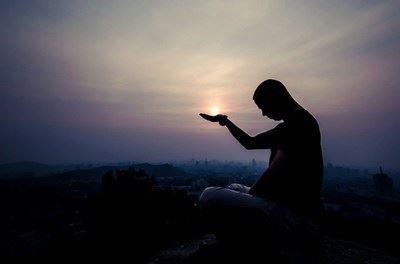 女人邪淫、堕胎和衣着暴露的果报是什么？