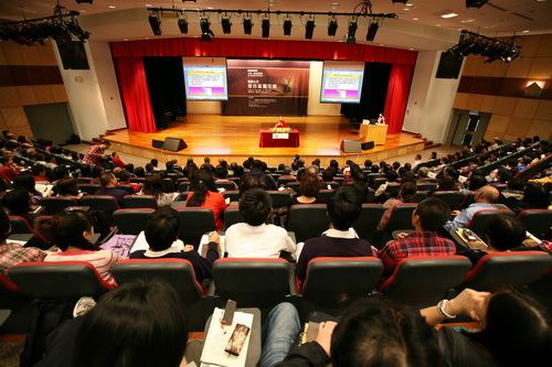 对学佛同修女众能称师姐吗？