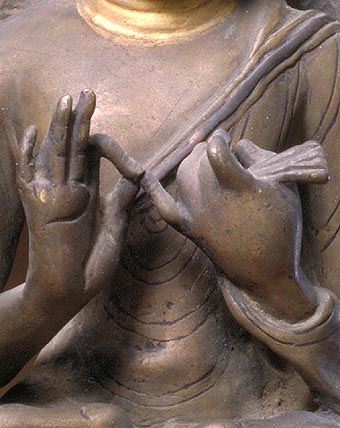 怎么把心量翻开？念佛时让心不散乱？