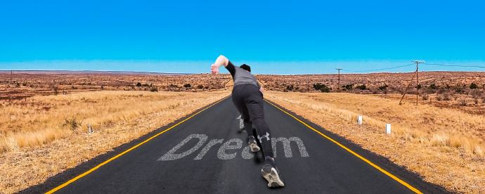 想获得安乐，就需真正地接纳自己，放下执着