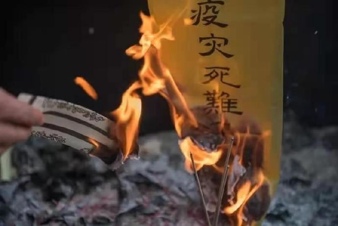 【净土百问】临终助念是否要为冤亲债主立牌位？