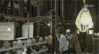 地震现场的狗中宋仲基A爆啊！顺便教授求救干货嘻嘻
