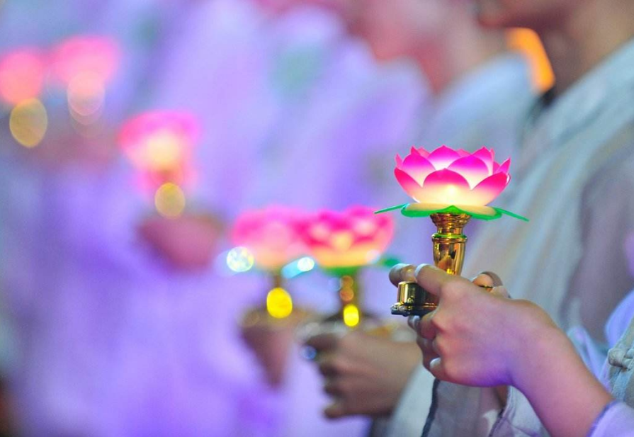 亲友业障重？佛前怎么祈福，功德最大？