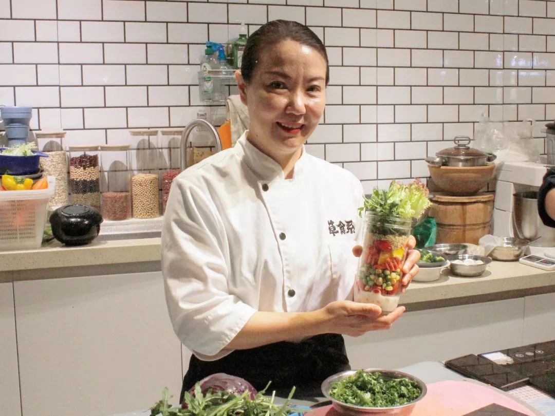 这位素食老师教素食者要“好色”要“花心”