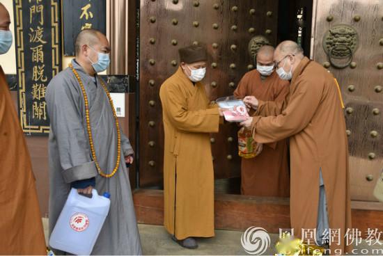 16天5000公里湖南佛协“偏远山区中小寺院抗疫慈济行”圆满