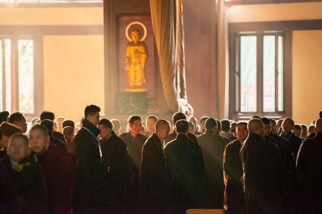 在寺院当义工碰到的难事：请看东林寺护法“弱爆”了的日常
