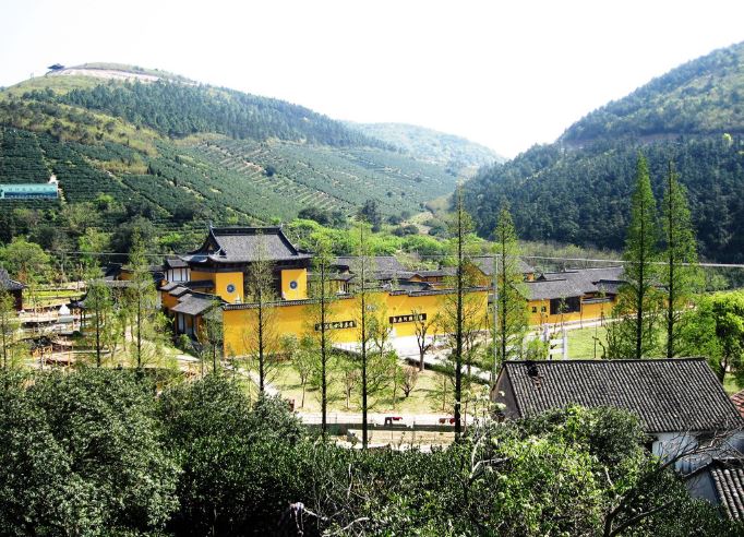 剃度出家是世上最高贵、最难得的选择