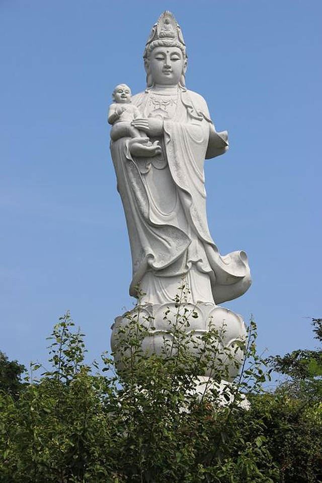 石雕观音为什么称作菩萨而不是叫佛？