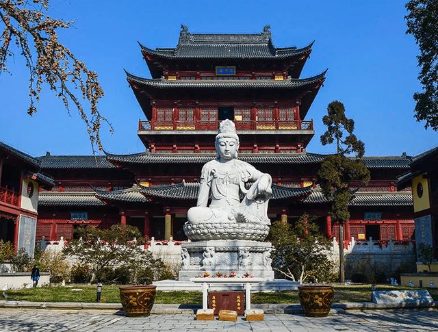 石雕佛像与人物石雕像之间有哪些异同之处？