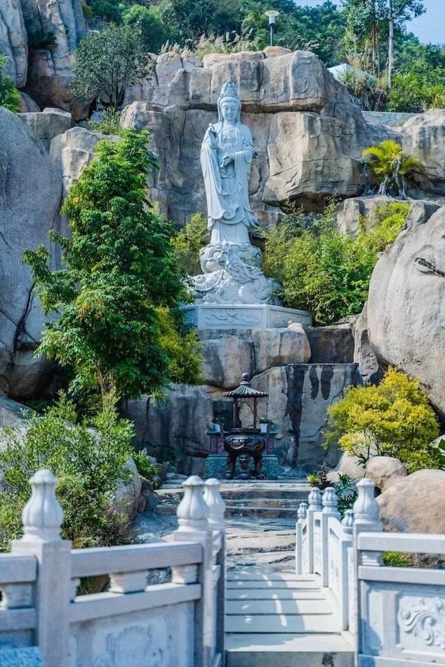 大型石雕滴水观音常见的摆放场景有哪些？