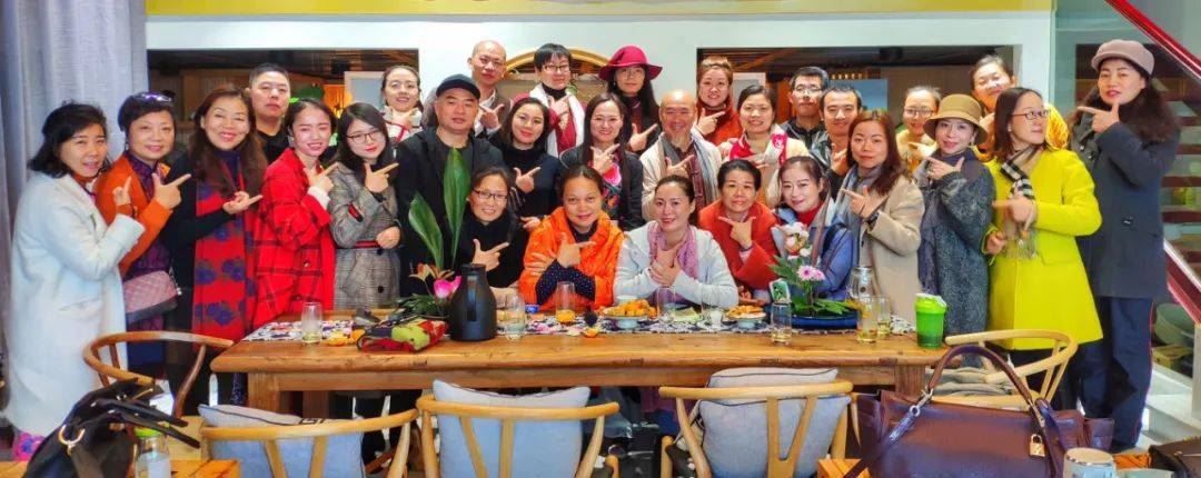 这世间最幸福的事，莫过于跟尊敬的人，一起找到永远