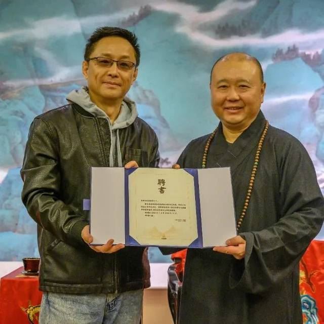 玉佛禅寺聘请着名表演艺术家宋怀强教授为本寺声乐艺术指导