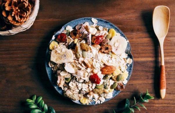 桑葚这么吃，比人参还补！养肾固精，补血美容抗衰老，功效了不得！