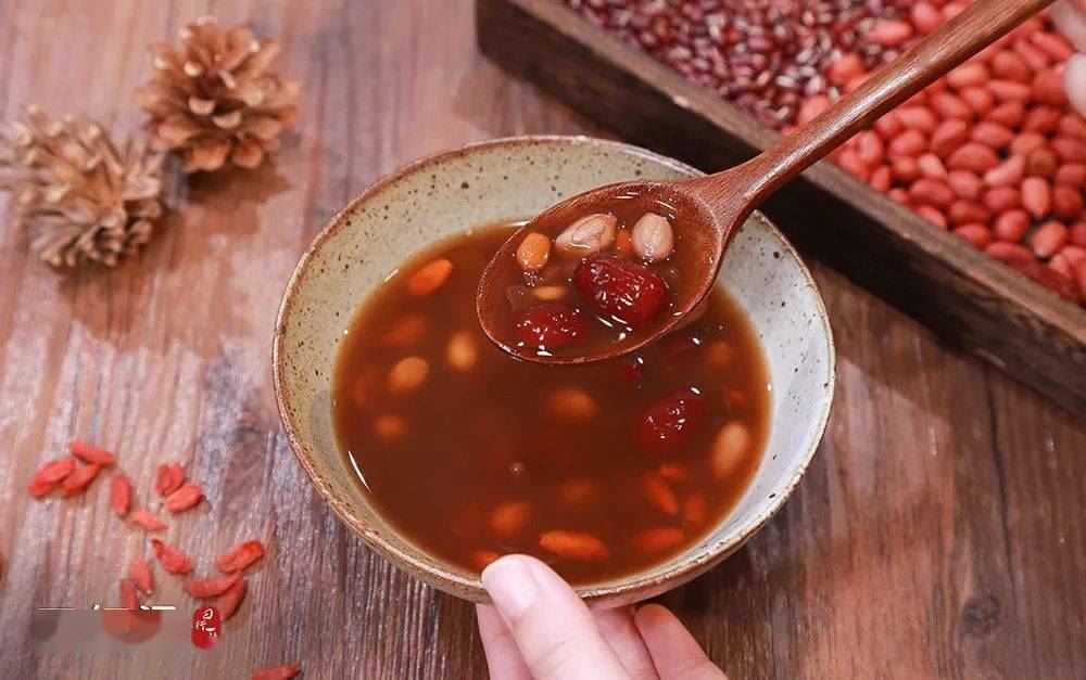 找到内在力量的10个秘密：爱是一切的答案，生活的目的是成长，​成为你力所能及的最好模样！