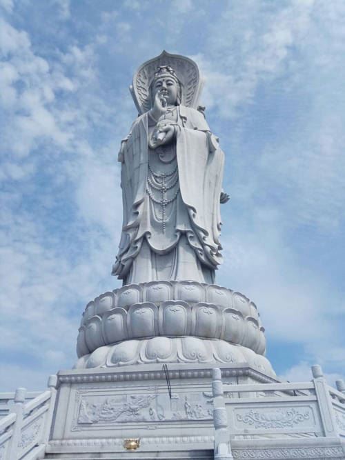 石雕佛像厂家告诉您如何区分不同的石雕佛像？