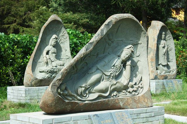 南北两地的寺庙石雕佛像工艺有什么区别？