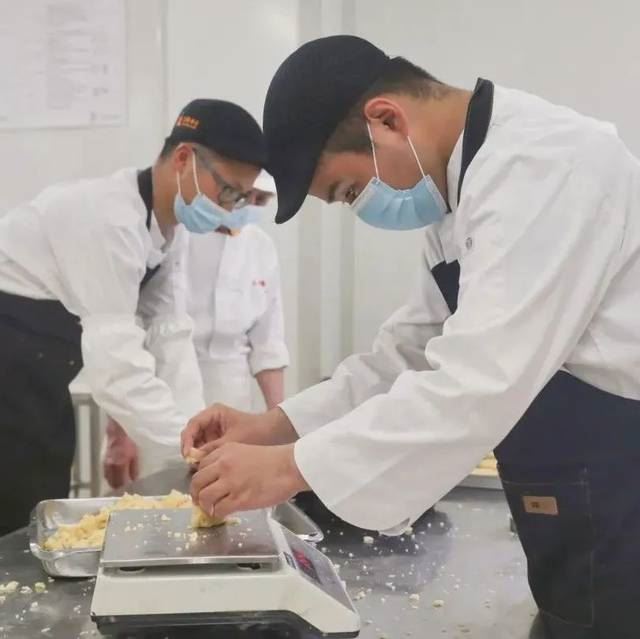 点点星意|恭喜32位“星星的孩子”拿到人生第一笔工资！